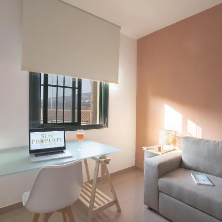 1 Bellamar Bright La Caleta Apartment *
